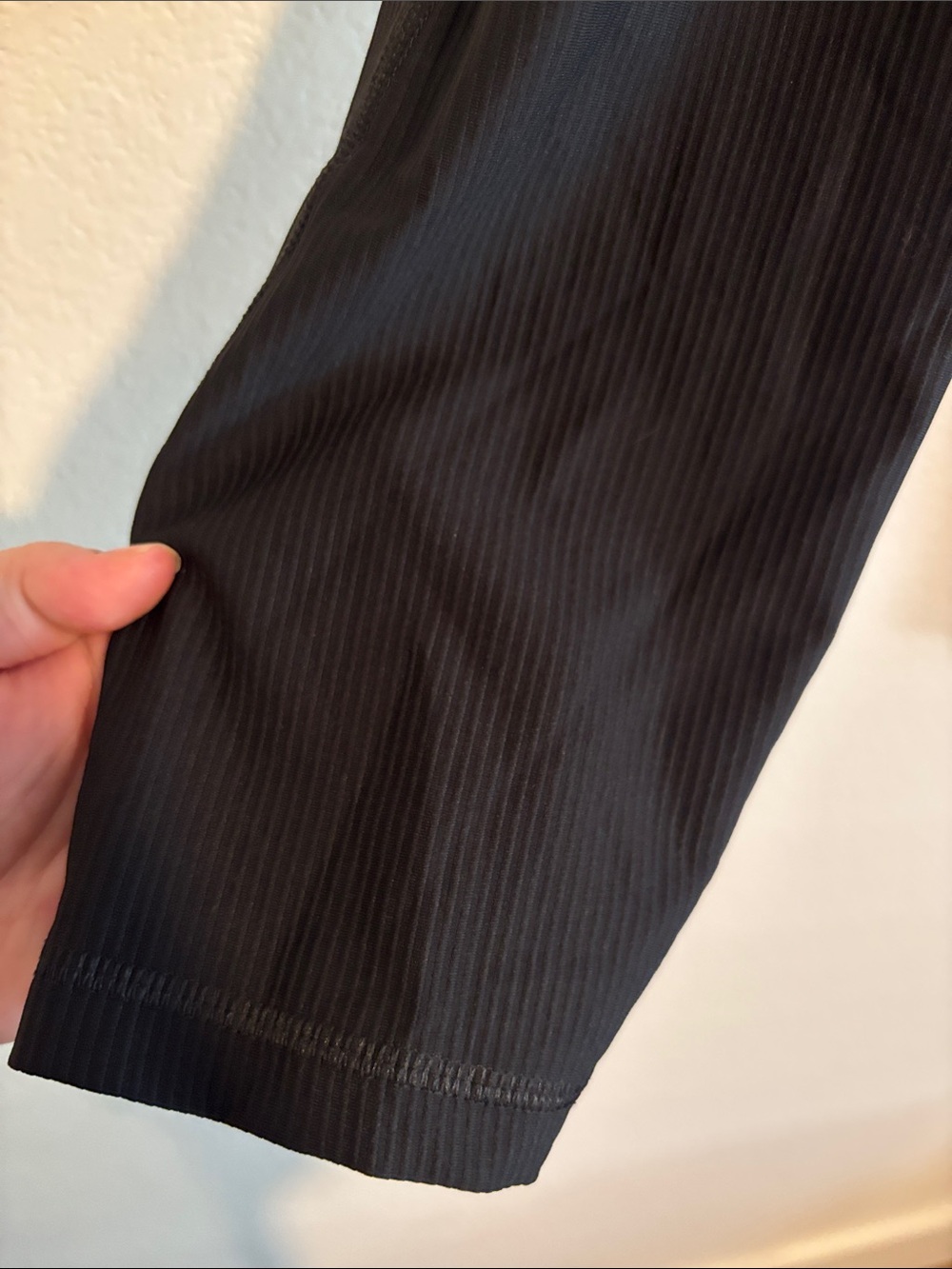 Old Navy Black Ribbed High-Waist Leggings - Picture 3 of 4